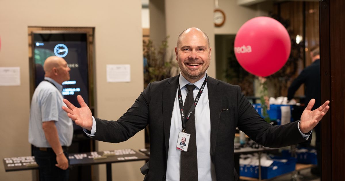 – Velkommen til Avis-Norges nye storstue